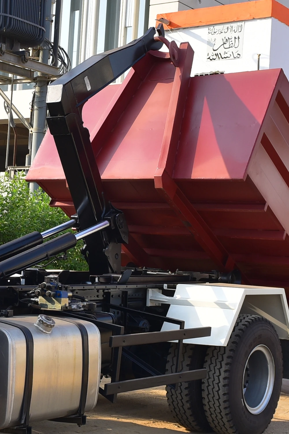 Town Slider container hydraulic locks